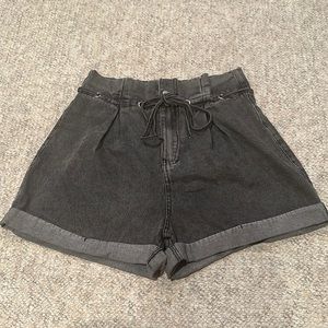 Loose denim shorts